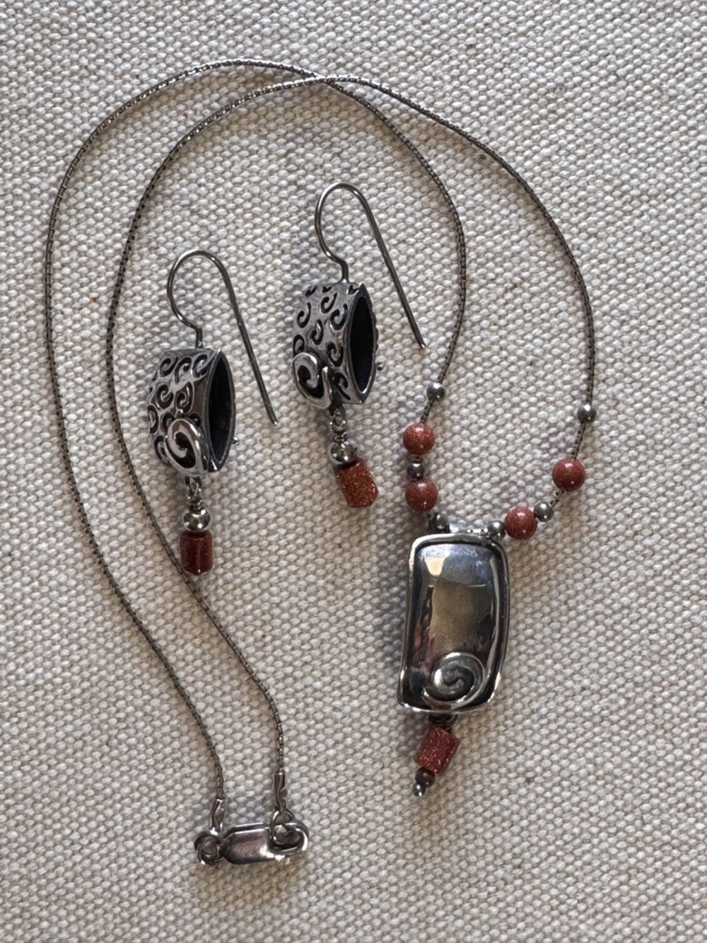 Retired Silpada 925 Sterling Oxidized Sunstone Necklace And Earring Set